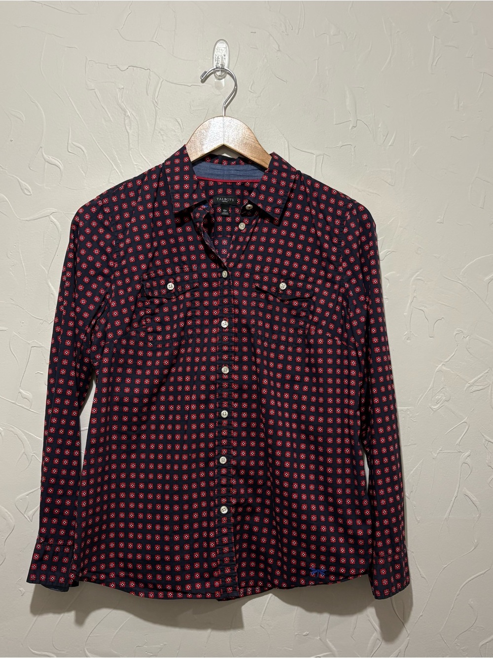 Talbots navy/red floral print full button-front shirt (size 10 petite)